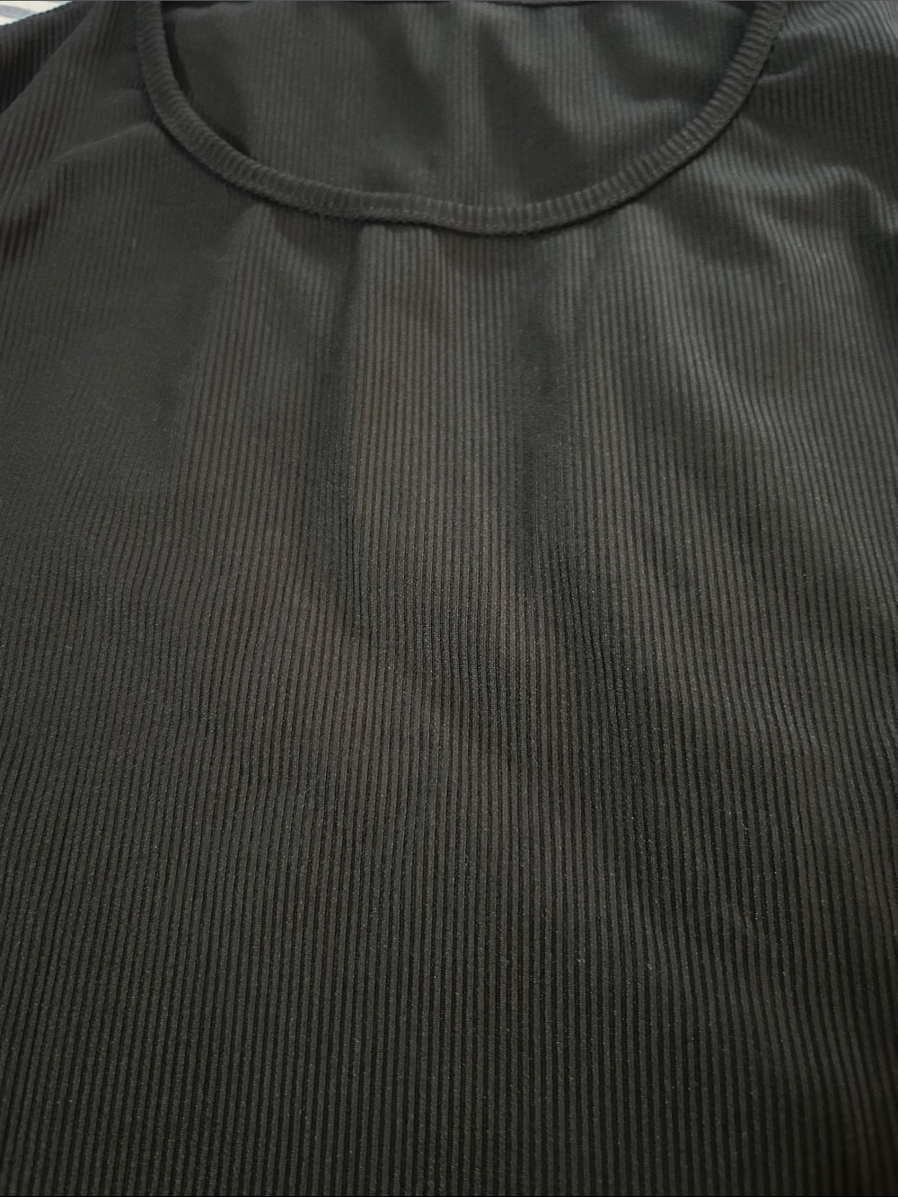 Classic Black Ribbed Sleeveless Crop Top - Picture 3 of 3